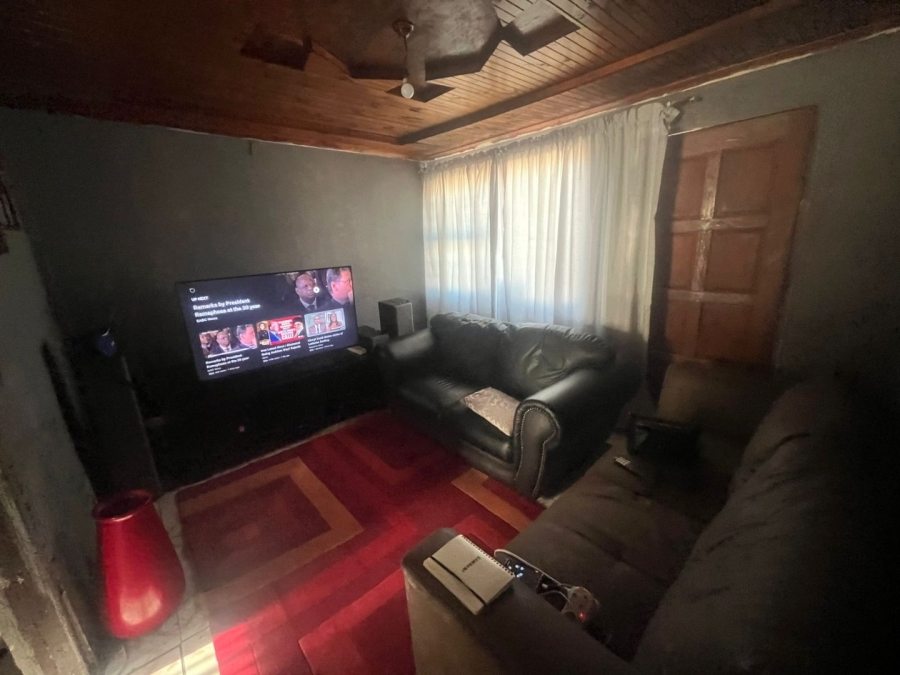2 Bedroom Property for Sale in Kwazakhele Eastern Cape